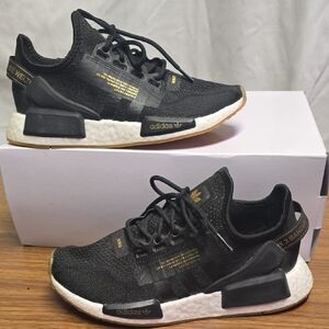Adidas NMD R1V2 Big Kids Size 6 Black and Gold Metallic Athletic Shoes
